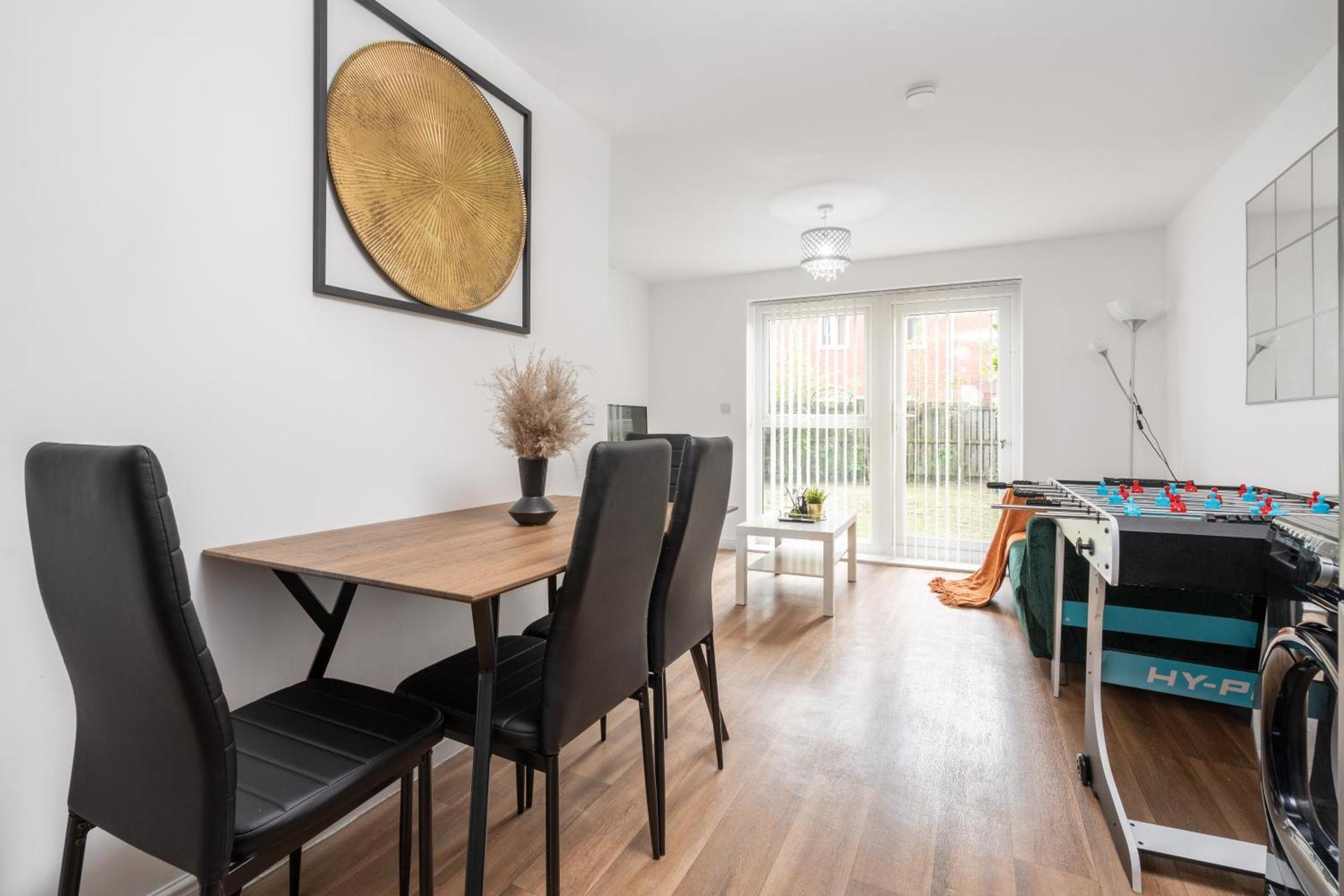 Exquisite Mcr Centr Gem - Foosball - Sleeps11 Holiday home